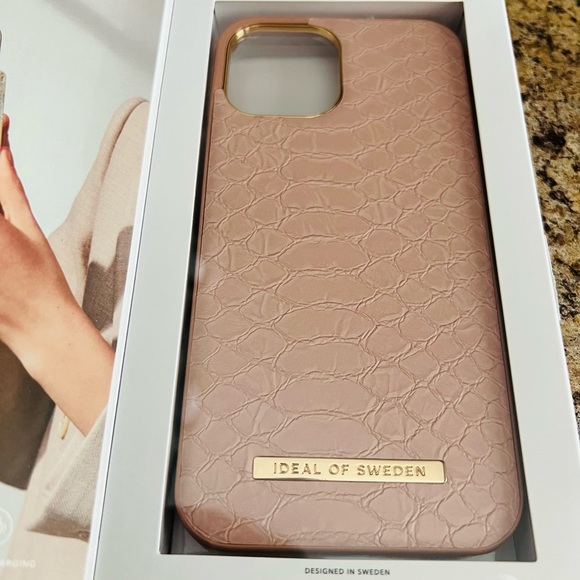 Ideal of Sweden Rose Snake iPhone12 Promax Case New - Picture 9 of 9